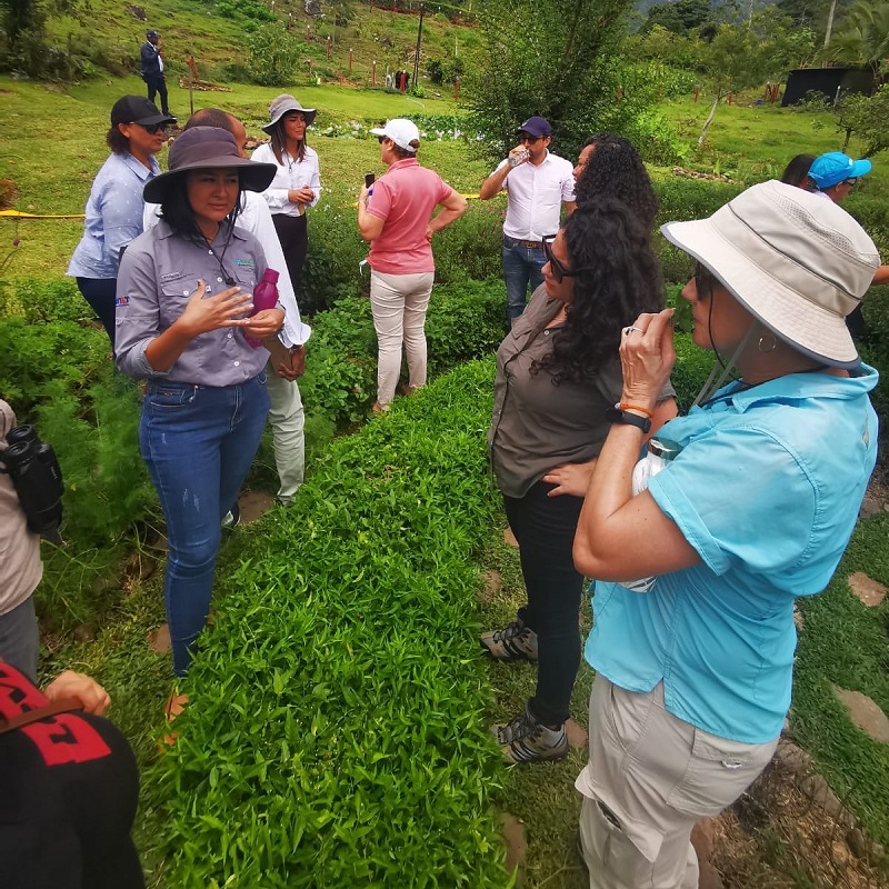 Delegación de Rep. Dominicana y Costa Rica visitando la experiencia de la aplicación de los principios ABS entre Lisan S.A y la Cafetalera Aquiares en Turrialba.