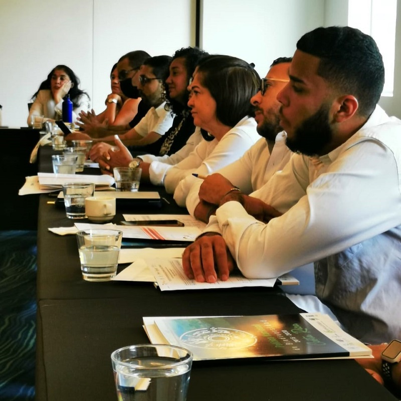 Delegación de República Dominica participando en la presentación de la experiencia en el distintivo ABS de Costa Rica.