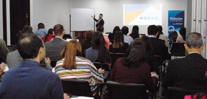 MIDEPLAN presentó la metodología de trabajo que debe seguir la institucionalidad estatal para elaborar el Plan Nacional de Desarrollo.